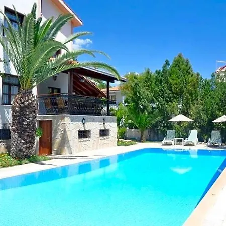 Sleeps 24 Pool Air Con Wifi Villa