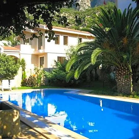 Sleeps 24 Pool Air Con Wifi 말마리스