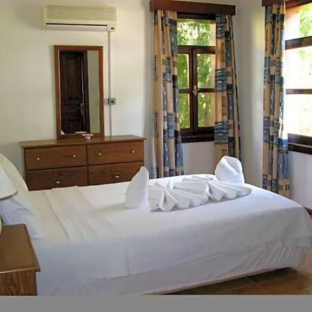 Sleeps 24 Pool Air Con Wifi * 말마리스
